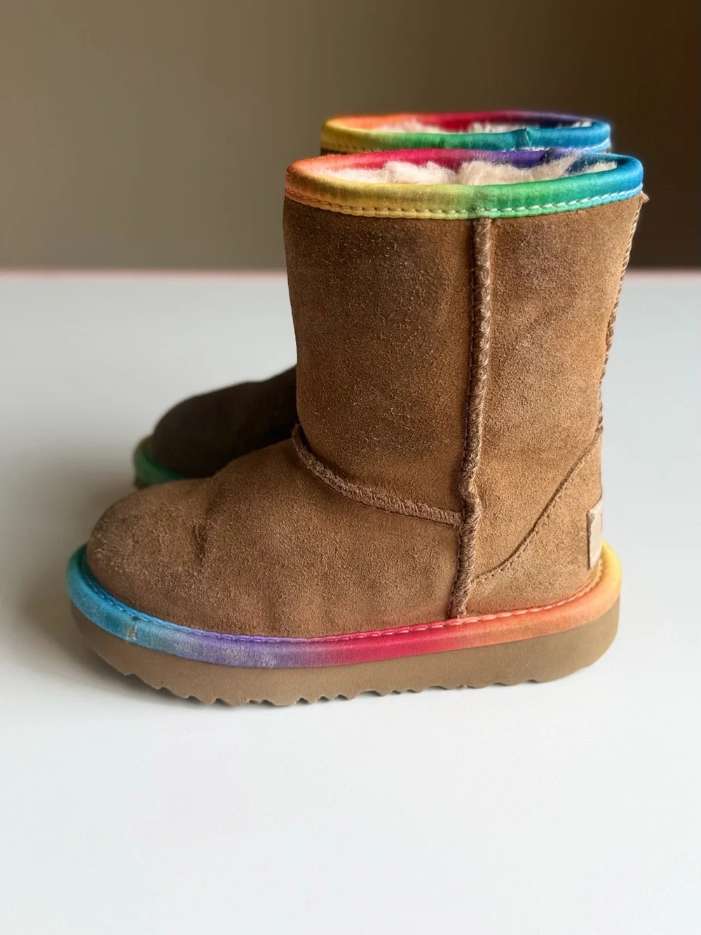 UGG Classic Short II Rainbow Trim Chestnut Boots Toddler Girls Size 7